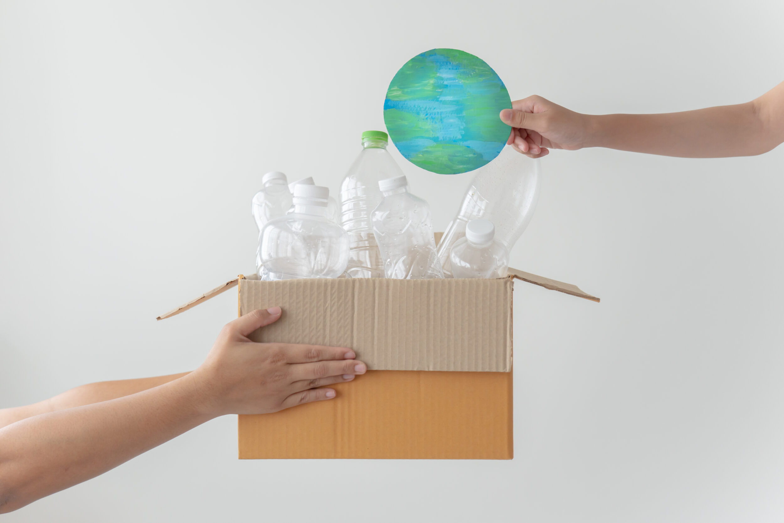 bouteilles plastique et carton